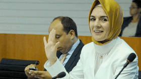 أول محجبة بالبرلمان البلجيكي سفيرة لتركيا بالجزائر