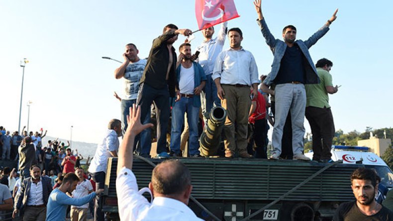 الإرهاب.. الأكراد والعسكر يهددون حكومة رجب أردوغان