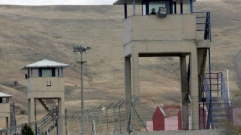 تركيا تسرّح 38 ألف سجين لتعوّضهم بالانقلابيين