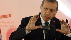 أردوغان للشباب: لا تكونوا عبيدًا للإنترنت