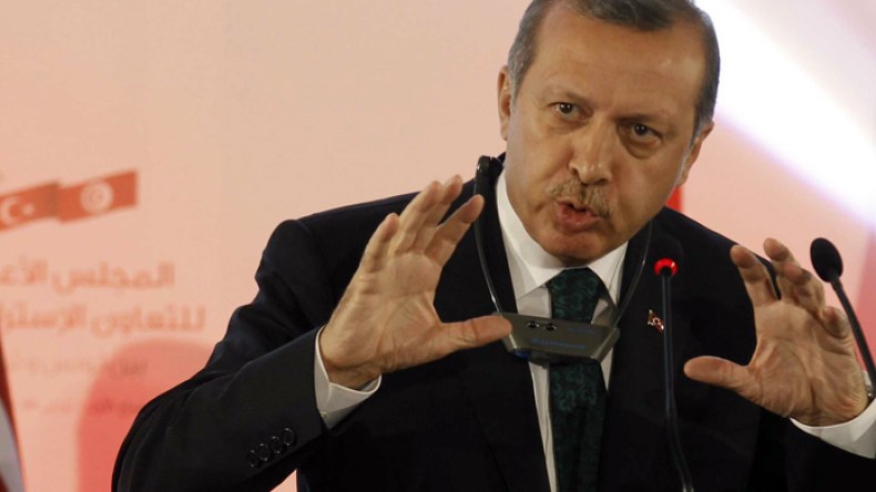 أردوغان للشباب: لا تكونوا عبيدًا للإنترنت