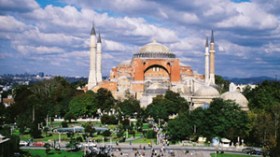 عصابة تركية تعتدي على تاجر جزائري باسطنبول وتسلبه أمواله