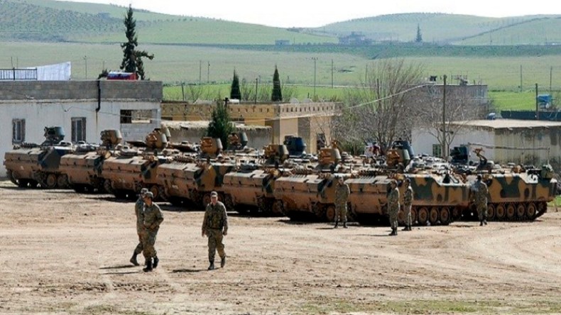 تركيا تحشد قوات إضافية على حدودها مع سوريا