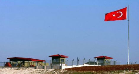 Un général syrien fait défection et passe en Turquie