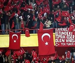 Algerians and Turkish hand in hand to celebrate the victory