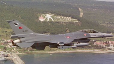 Avion turc abattu:  le régime syrien reconnaît l'avoir abattu