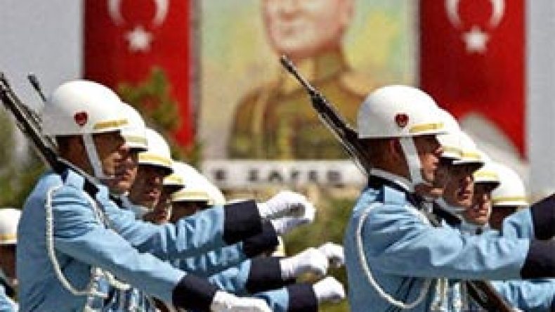 الجيش التركي يقصف مواقف حزب العمال الكردستاني