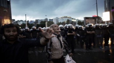 Turquie: les protestataires réclament le renvoi de chefs de la police