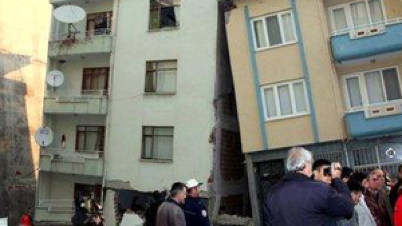 تركيا: كاميرات المراقبة تصور وقوع الزلزال