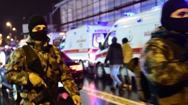 Istanbul: attaque à main armée dans une boîte de nuit, au moins 39 morts