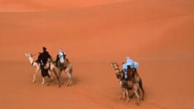 الأطفال غير الشرعيين يستغلون كعبيد في الصحراء الجزائرية