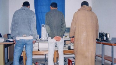 Two brothers forge various administrative documents in Algiers