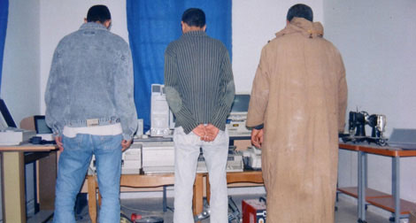 Two brothers forge various administrative documents in Algiers