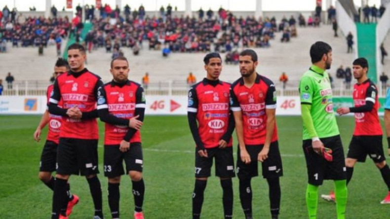 اتحاد العاصمة يبتعد كثيرا عن مطارديه