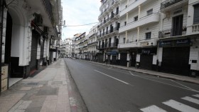 هكذا استقبل الجزائريون قرار تمديد ساعات الحجر ووقف النقل