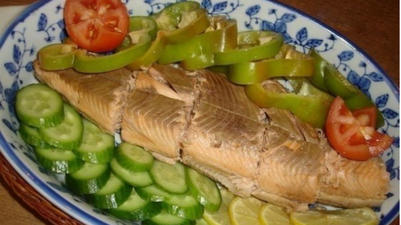 سلمون وردي في أكياس الشواء