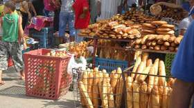 حملة لوقف ظاهرة بيع الخبز والحليب على الأرصفة بالبليدة