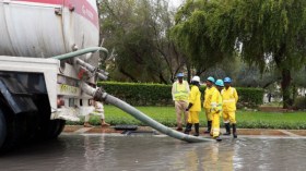 الأمطار تُغرق الإمارات وتعطّل مرافقها