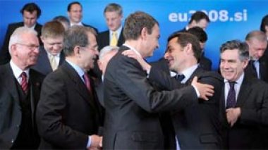Méditerranée : l'UE entérine le nouveau projet  Nicolas Sarkozy a exposé hier son nouveau projet d'union, qui a reçu l'approbation de Bruxelles.