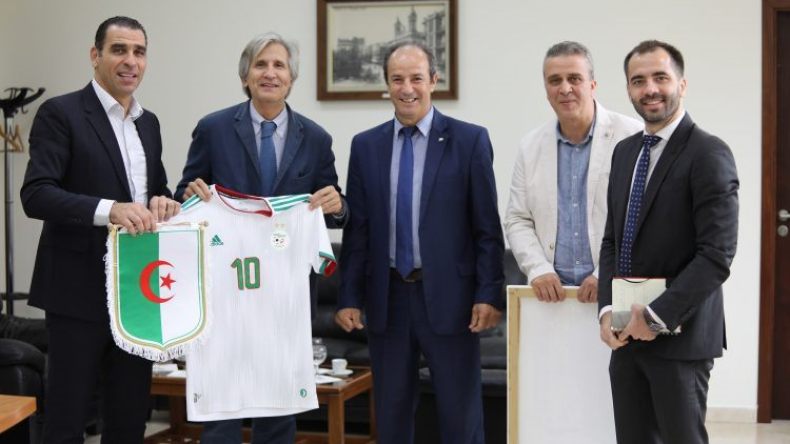 نحو تنظيم مباراة ودّية لـ “الخضر” مع الأرجنتين