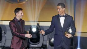 ميسي يؤكّد “عداوته” لِرونالدو