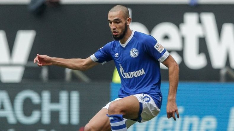 بن طالب يشكو من معاملة مسؤولي نادي شالك الألماني