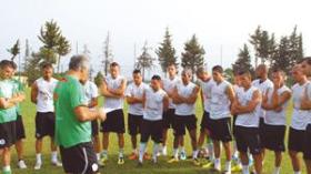 الشيخوخة‭ ‬تزحف‭ ‬على‭ ‬المنتخب‭ ‬الوطني