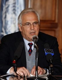 UN envoy for Western Sahara meets Algerian leader