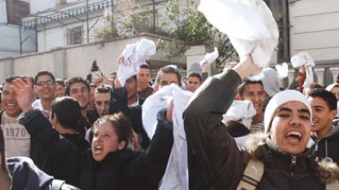 Les candidats au Bac descendent dans la rue