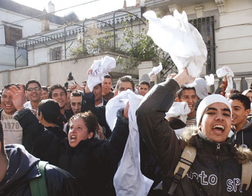 Les candidats au Bac descendent dans la rue