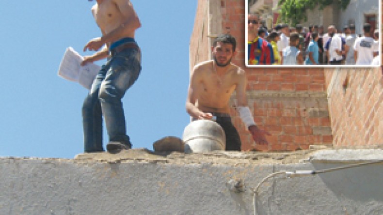 أفراد عائلة فقيرة يهددون بتفجير أنفسهم بقارورات الغاز