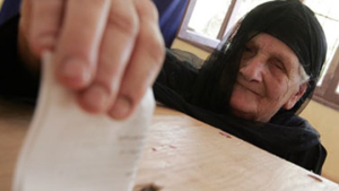 خلافات بين تقية وممثلي الأحزاب حول تسيير شؤون اللجنة