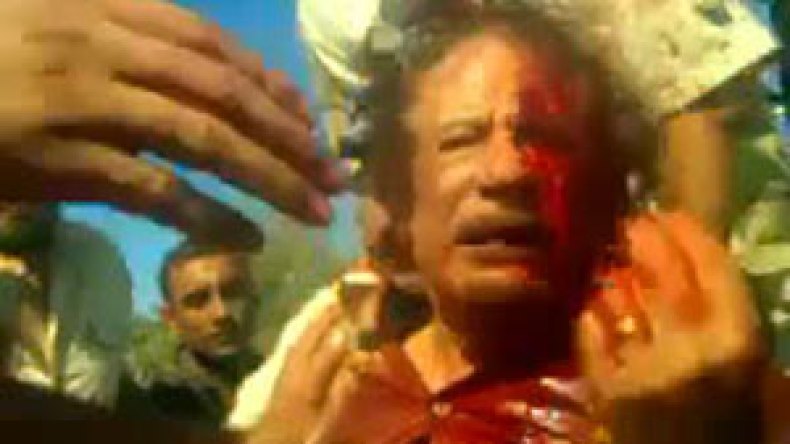 تعذيب القذافي وقتله جريمة لا تغتفر