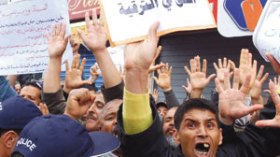 زيادات في أجور عمال التربية تصل إلى 10 آلاف دينار شهريا