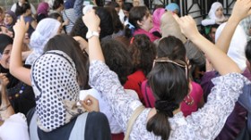 متبرجات في الجامعة الإسلامية وملتحون في الموسيقى ومعوقون في الرياضة