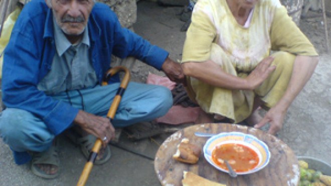 حرمنا الله من الخلفة وحرمنا الناس من الرأفة