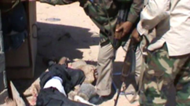 ثوار‭ ‬يعدمون ‬مدنيين‭ ‬بدم‭ ‬بارد‭ ‬ويبيدون ‬عائلات ‬استجارت‭ ‬بهم