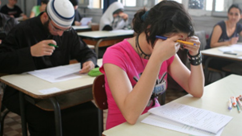 180  ألف  شرطي  لتأمين  امتحانات  البكالوريا  وشهادتي  التعليم  الابتدائي  والمتوسط