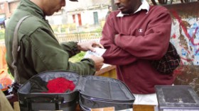 زوجات‭ ‬جنرالات مزيفات ‬ومسؤولون ‬وهميون‭ ‬يحتالون‭ ‬على‭ ‬الجزائريين‭ ‬بحروز‭ ‬‮”‬الڤري‭ ‬ڤري‮”‬