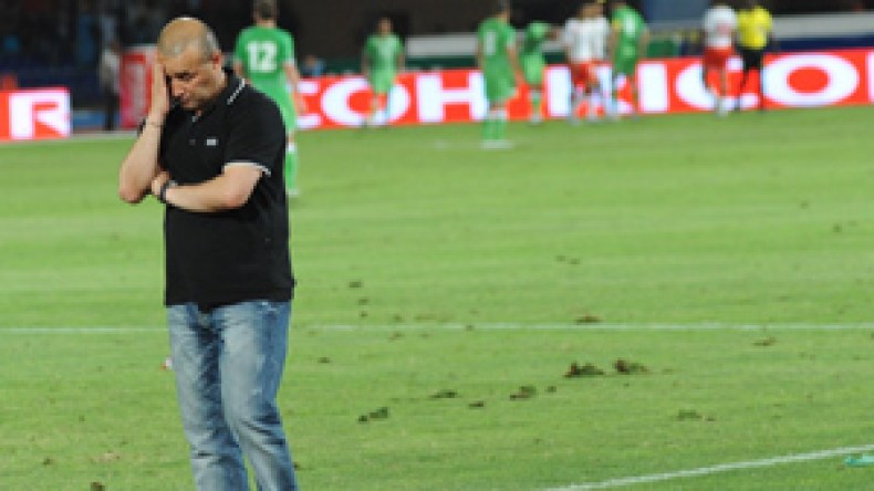 الشعب‭ ‬يريد‭ ‬إسقاط‭ ‬‮”‬الجنرال‮”‬‭ ‬ولاعبي‮ ‬الملايير‭ ‬