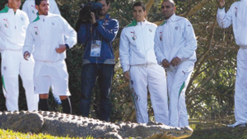 بودبوز يعوض جبور و مطمور يقود الهجوم أمام الإنجليز