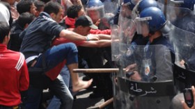 الطلبة‭ ‬ينقلون‭ ‬احتجاجهم‭ ‬الى‭ ‬الشارع