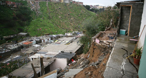 Des blessés dans l’effondrement des « habitations de la mort »