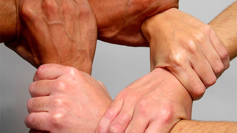 حتى لا نسير إلى الخلف!