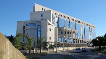 الجامعة: قراءة في رسالة طالب تَخرّج منذ 10 سنوات