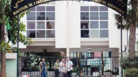 المدارس‭ ‬التحضيرية‭ ‬الجامعية‭ ‬المُنشأة‭ ‬حديثا‭ ‬في‭ ‬الجزائر‭ ‬هدفها‭ ‬العودة‭ ‬إلى‭ ‬التدريس‭ ‬باللّغة‭ ‬الأجنبية