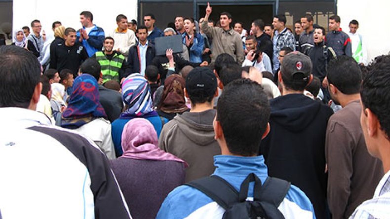 الطلبة ينتفضون ضد إقصاء شهادات “أل أم دي” من التوظيف