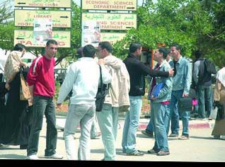 L’Office national des œuvres sociales n’assure plus le transport et la cantine : les étudiants menacent de perturber les inscriptions des nouveaux bacheliers