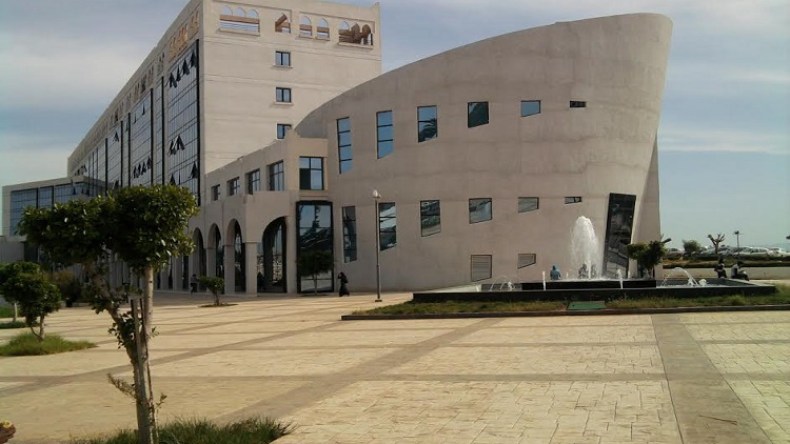 مصير طلبة ماستر 2 معلق بسبب استمرار غلق الجامعات