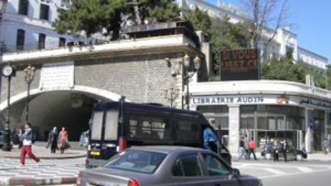 الأساتذة الجامعيون يرفضون نظام “أل أم دي”